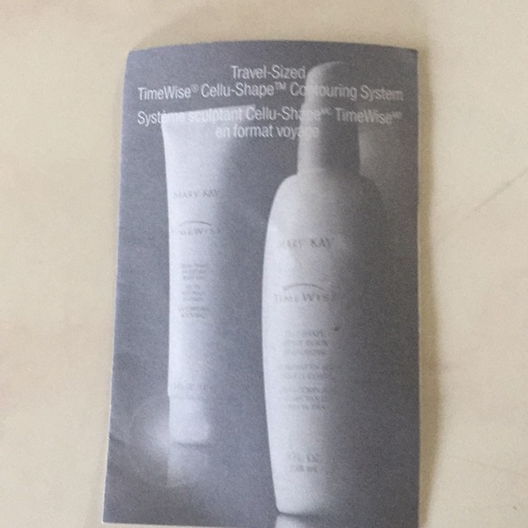 Mary Kay Travel-Sized Set - Picture 4 of 5